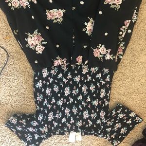 Off the shoulder flower Romper
